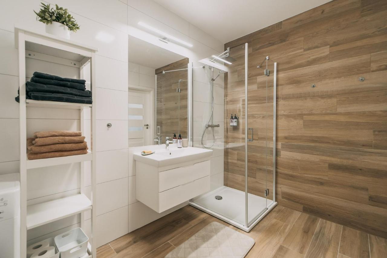 Nadmorskie Tarasy Apartament Wave Surfingbird Kolberg Exterior foto